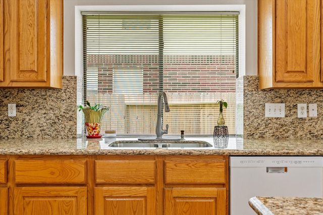 9539 Barretts Glen Court, Houston, TX 77065