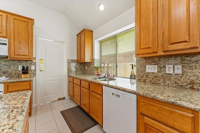 9539 Barretts Glen Court, Houston, TX 77065