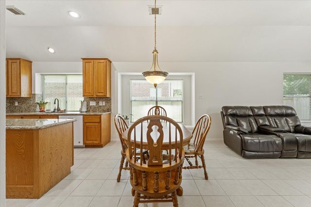 9539 Barretts Glen Court, Houston, TX 77065