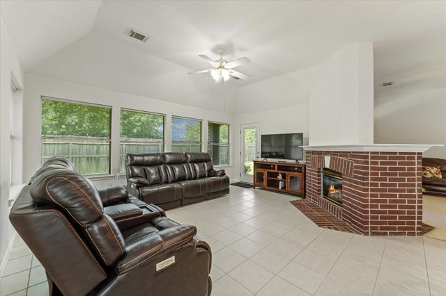 9539 Barretts Glen Court, Houston, TX 77065