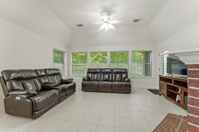 9539 Barretts Glen Court, Houston, TX 77065