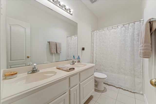 9539 Barretts Glen Court, Houston, TX 77065