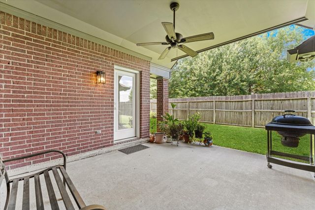 9539 Barretts Glen Court, Houston, TX 77065