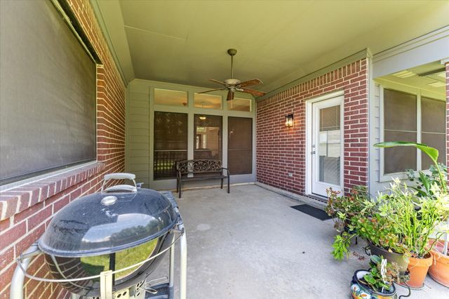 9539 Barretts Glen Court, Houston, TX 77065