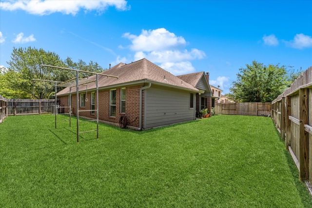 9539 Barretts Glen Court, Houston, TX 77065