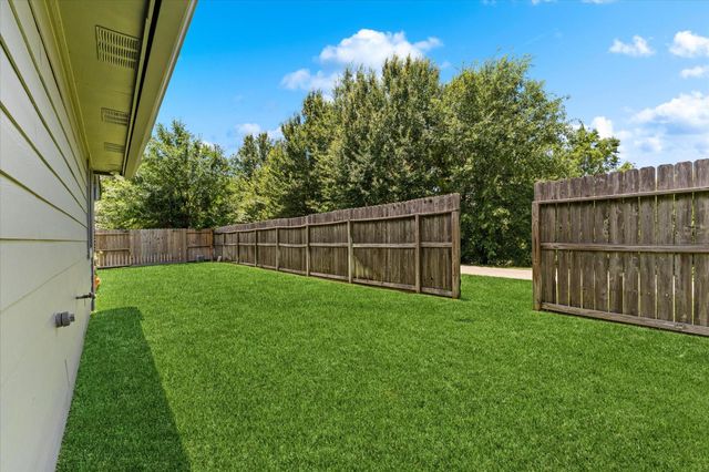 9539 Barretts Glen Court, Houston, TX 77065