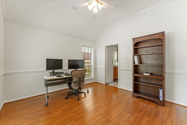 9539 Barretts Glen Court, Houston, TX 77065