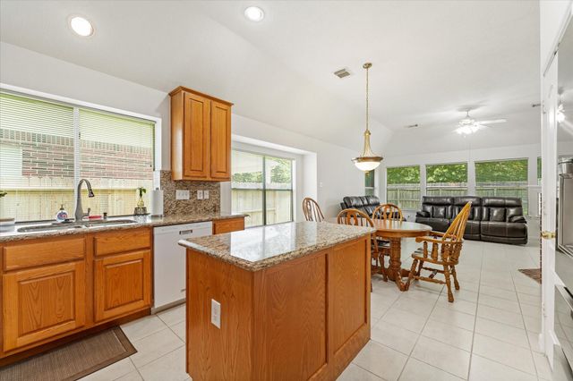 9539 Barretts Glen Court, Houston, TX 77065