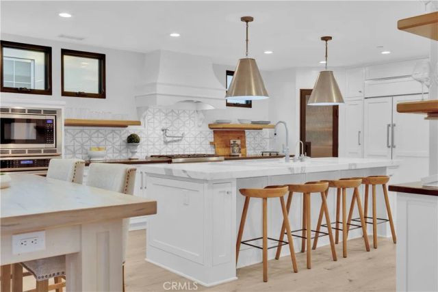 1807 Newport Hills Dr East, Newport Beach, CA 92660