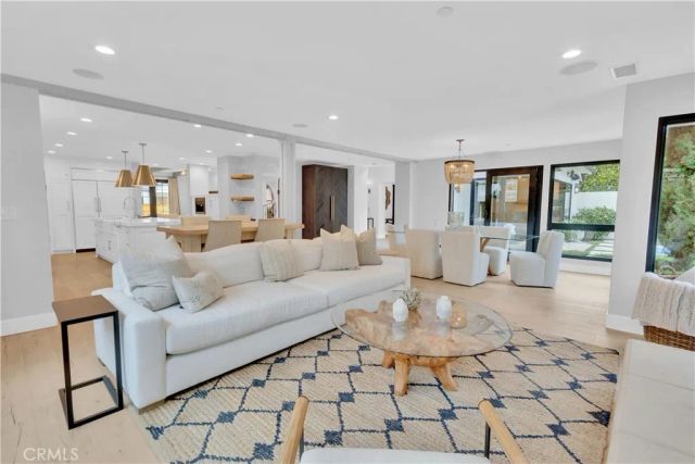1807 Newport Hills Dr East, Newport Beach, CA 92660