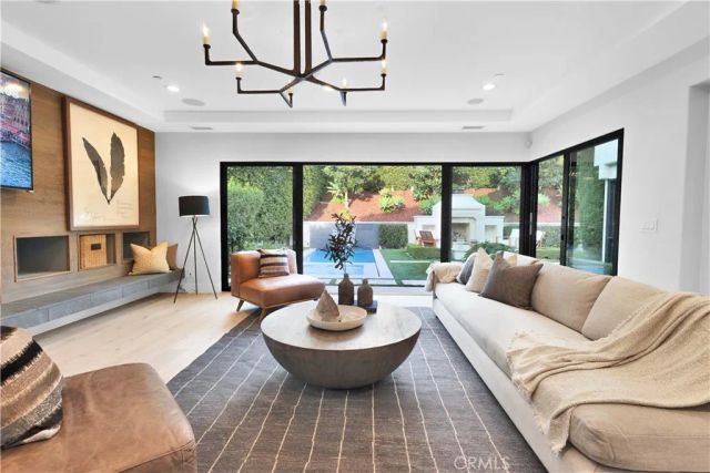 1807 Newport Hills Dr East, Newport Beach, CA 92660