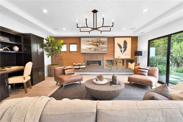 1807 Newport Hills Dr East, Newport Beach, CA 92660
