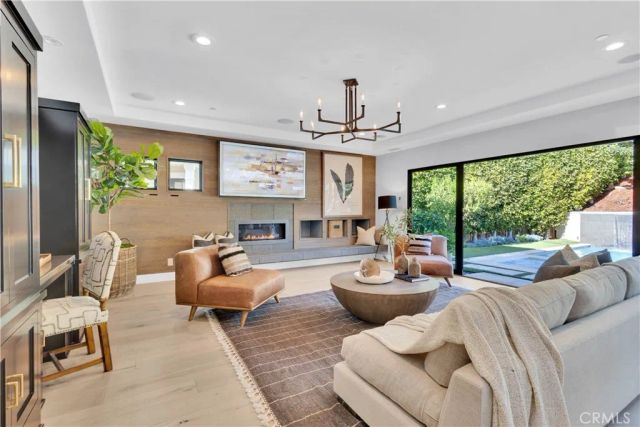 1807 Newport Hills Dr East, Newport Beach, CA 92660