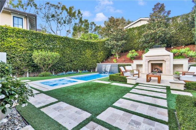 1807 Newport Hills Dr East, Newport Beach, CA 92660