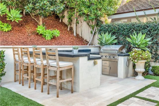 1807 Newport Hills Dr East, Newport Beach, CA 92660
