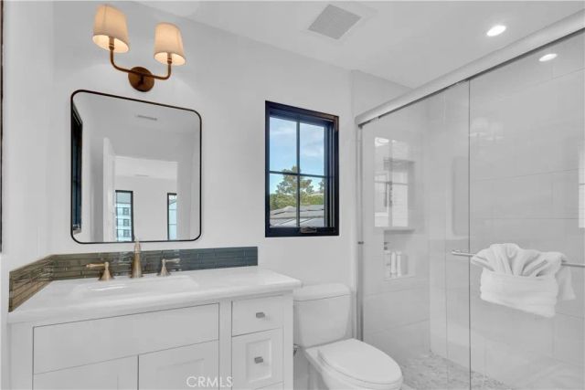 1807 Newport Hills Dr East, Newport Beach, CA 92660