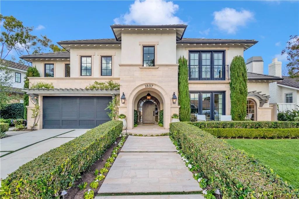 1807 Newport Hills Dr East, Newport Beach, CA 92660