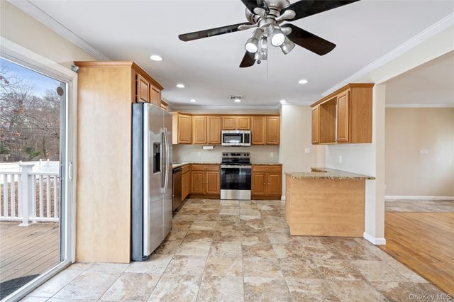 6 Edward Court, Lake Ronkonkoma, NY 11779