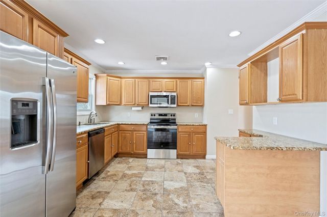 6 Edward Court, Lake Ronkonkoma, NY 11779