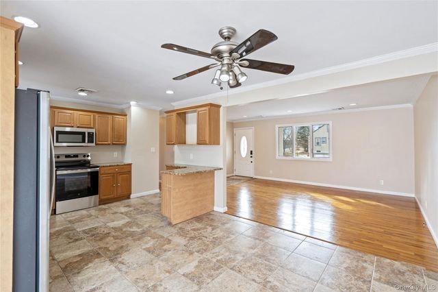 6 Edward Court, Lake Ronkonkoma, NY 11779