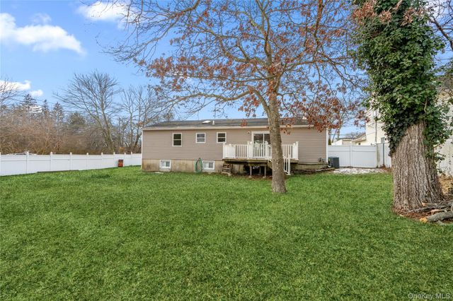 6 Edward Court, Lake Ronkonkoma, NY 11779