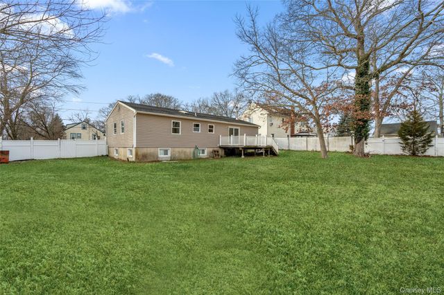 6 Edward Court, Lake Ronkonkoma, NY 11779