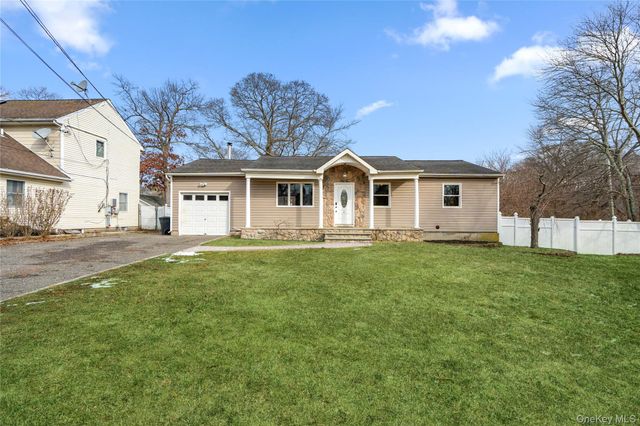 6 Edward Court, Lake Ronkonkoma, NY 11779