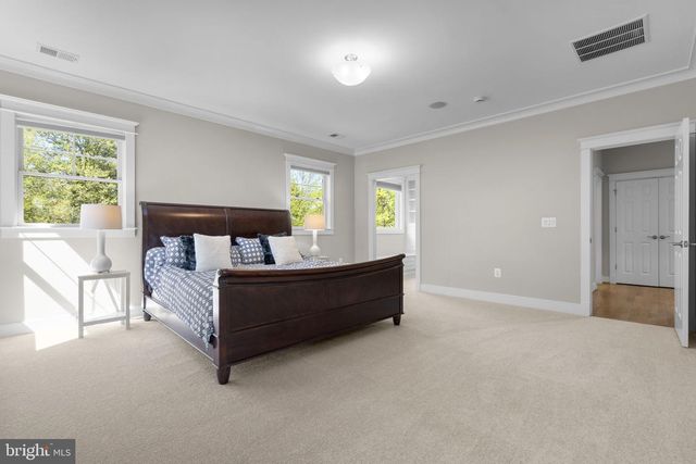 7602 VIRGINIA LN, Falls Church, VA 22043