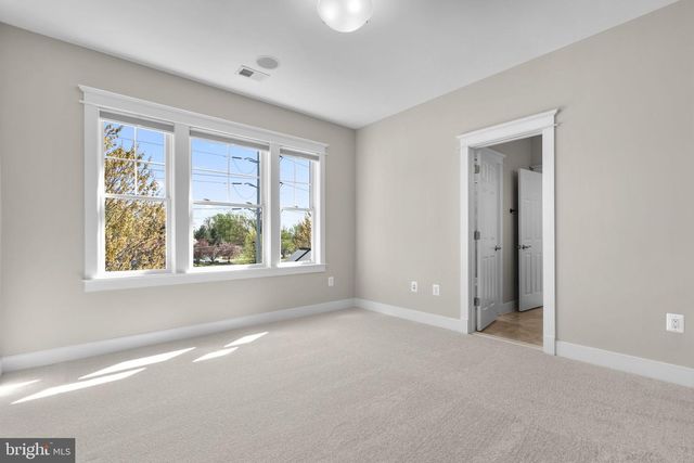 7602 VIRGINIA LN, Falls Church, VA 22043