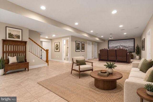 7602 VIRGINIA LN, Falls Church, VA 22043