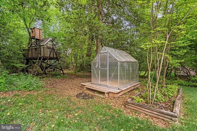7602 VIRGINIA LN, Falls Church, VA 22043