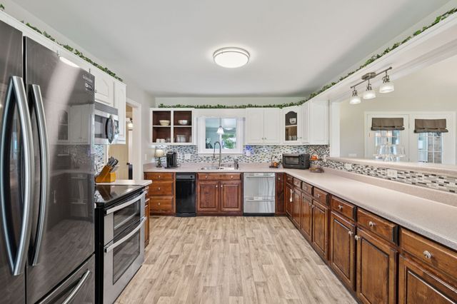 1904 Digg Ct, Columbia, TN 38401