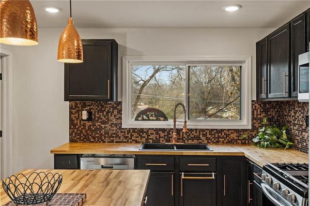 3712 Farrow Avenue, Kansas City, KS 66104