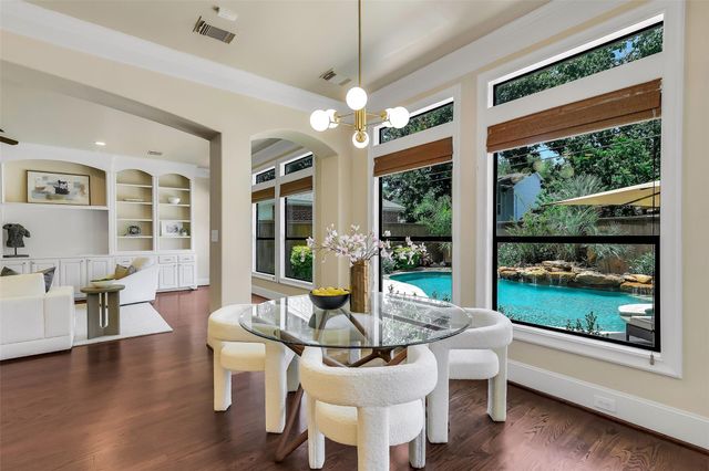1113 Howard Lane, Bellaire, TX 77401