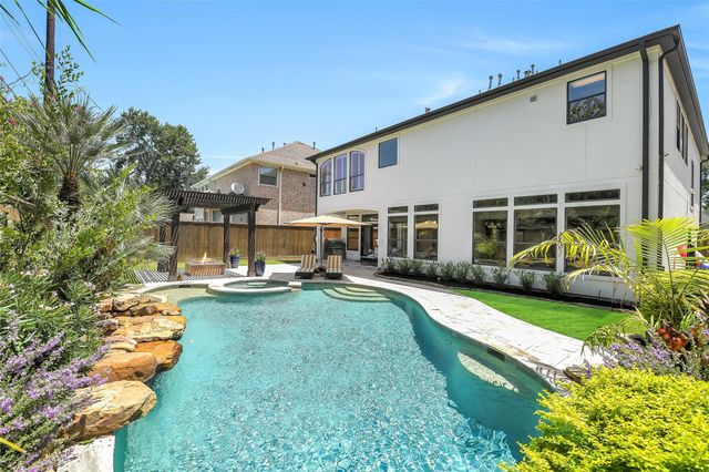 1113 Howard Lane, Bellaire, TX 77401