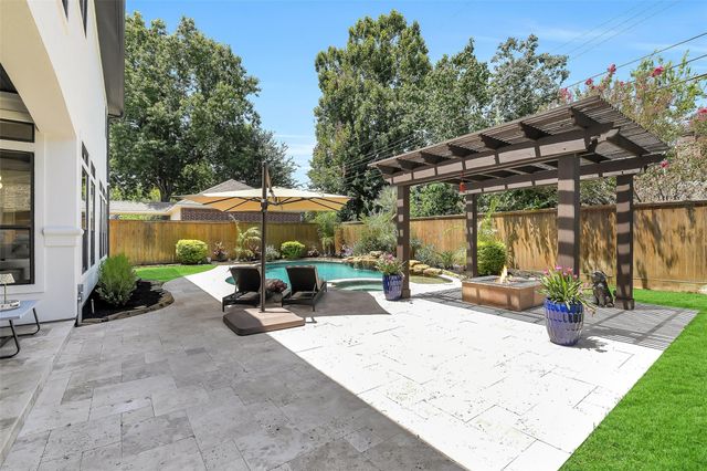 1113 Howard Lane, Bellaire, TX 77401