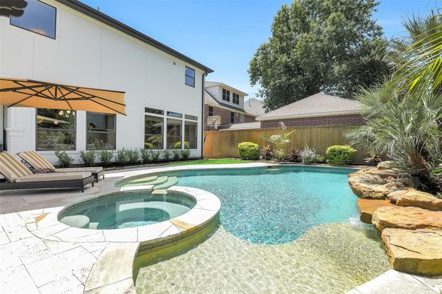 1113 Howard Lane, Bellaire, TX 77401