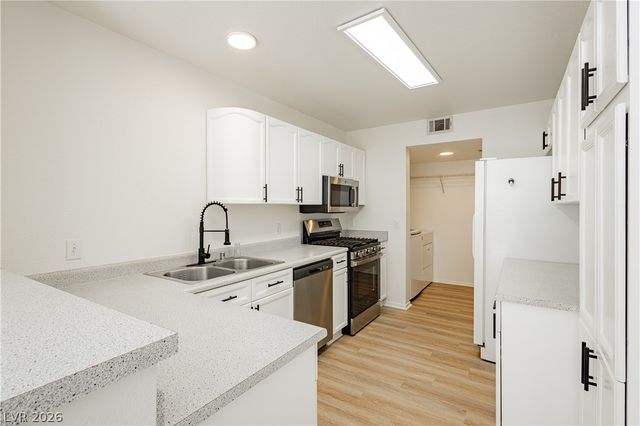 8436 Sewards Bluff Avenue, Las Vegas, NV 89129