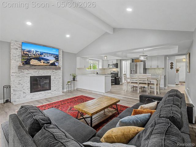 2419 Fox Hill Drive, Sterling Heights, MI 48310