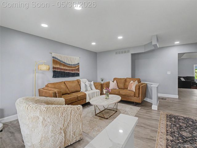 2419 Fox Hill Drive, Sterling Heights, MI 48310