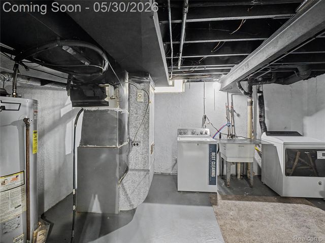 2419 Fox Hill Drive, Sterling Heights, MI 48310