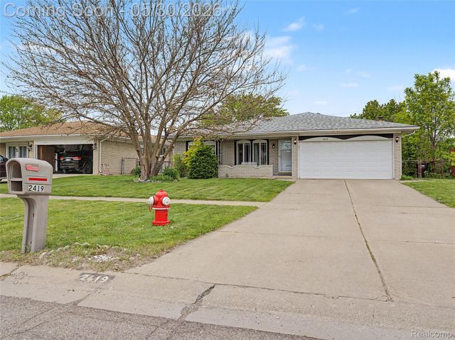 2419 Fox Hill Drive, Sterling Heights, MI 48310