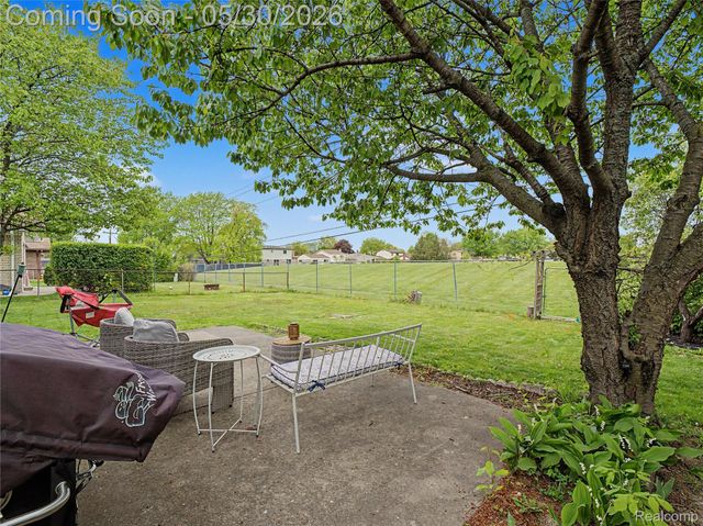 2419 Fox Hill Drive, Sterling Heights, MI 48310