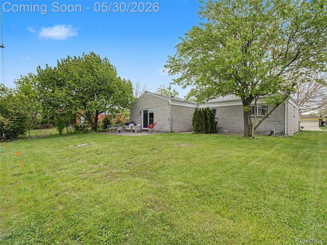 2419 Fox Hill Drive, Sterling Heights, MI 48310