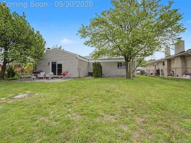 2419 Fox Hill Drive, Sterling Heights, MI 48310