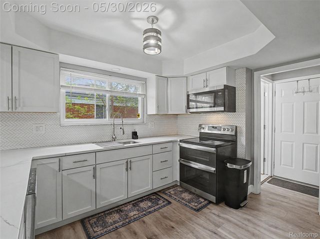2419 Fox Hill Drive, Sterling Heights, MI 48310
