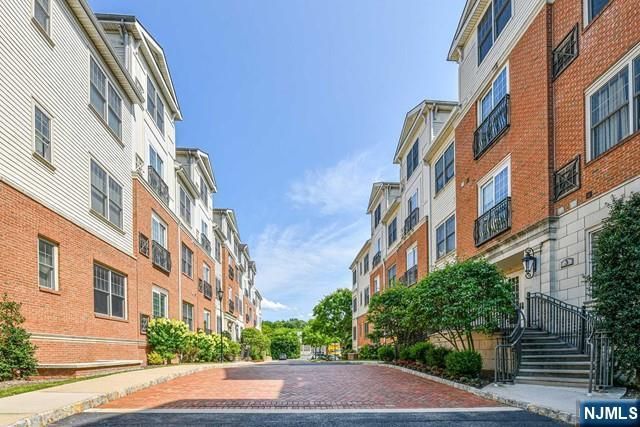 3307 The Plaza 3307, Tenafly, NJ 07670