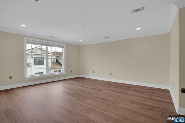 3307 The Plaza 3307, Tenafly, NJ 07670