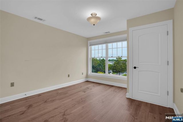 3307 The Plaza 3307, Tenafly, NJ 07670