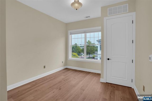3307 The Plaza 3307, Tenafly, NJ 07670